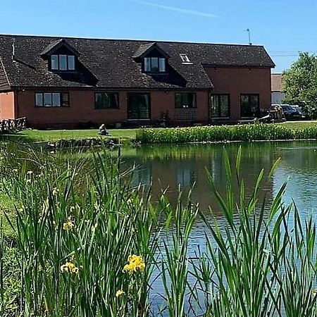 Bransford Farm Fishery & B & B Εξωτερικό φωτογραφία